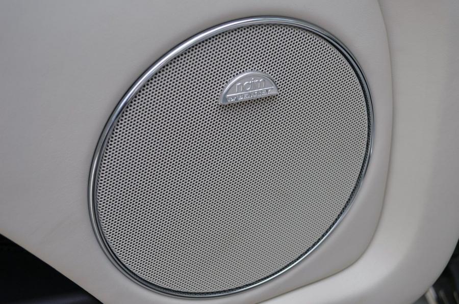 Детали интерьера Bentley Flying Spur 2014 года  (фото 19 из 63)